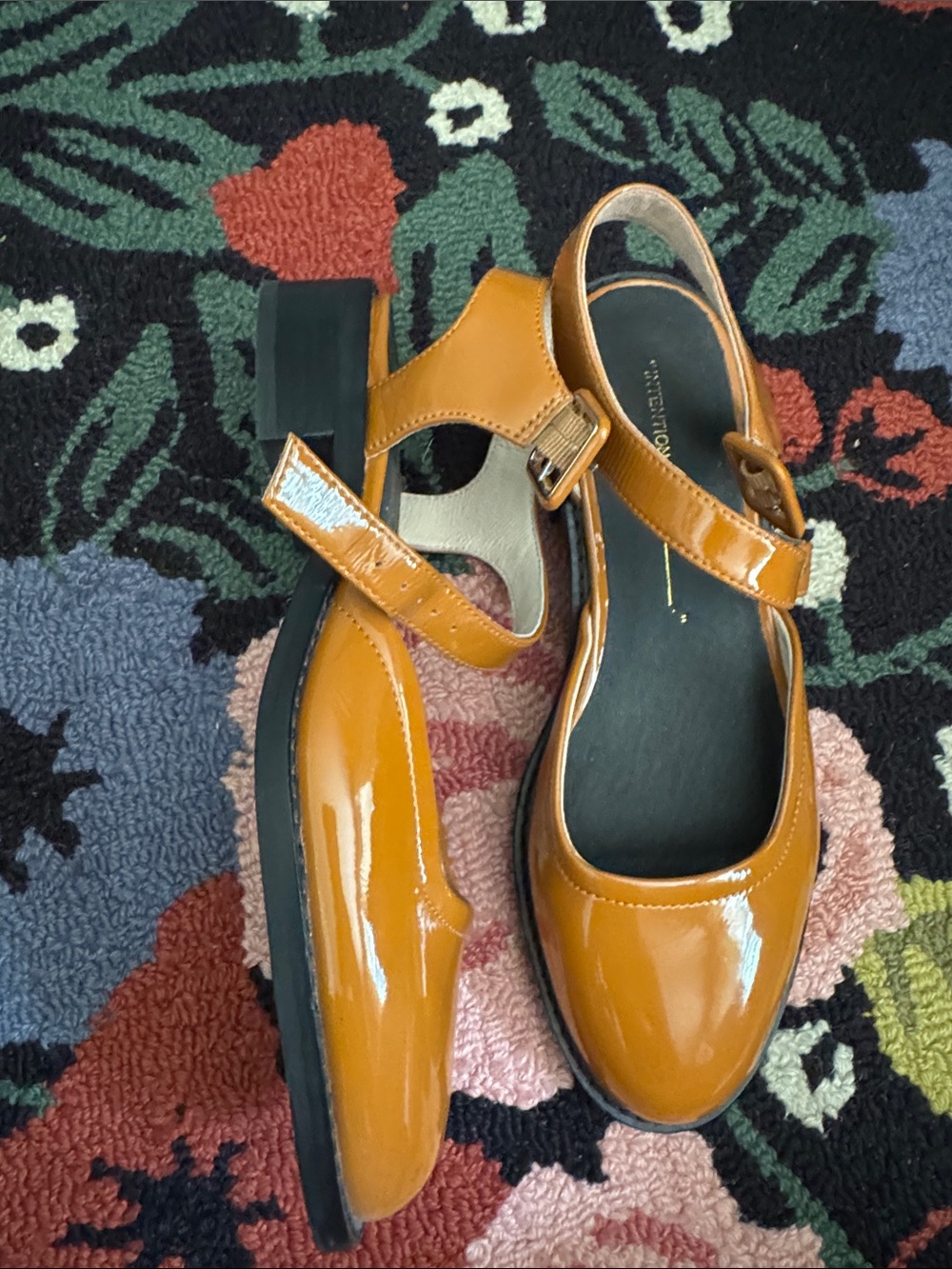 INTENTIONALLY BLANK “super” patent leather mary jane low heel in cider SIZE 8 - Picture 2 of 5